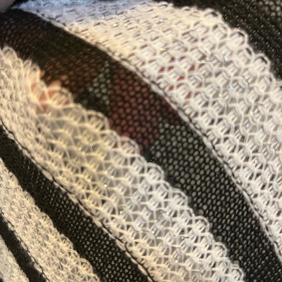 Handmade by Seller Women’s One Size Fits Most Black, White , Metallic Poncho - Picture 6 of 9